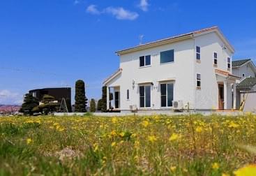 白壁がきれいな木内工務店の家