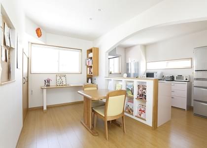 仲良し家族のダイニングのある大井建設工業の家